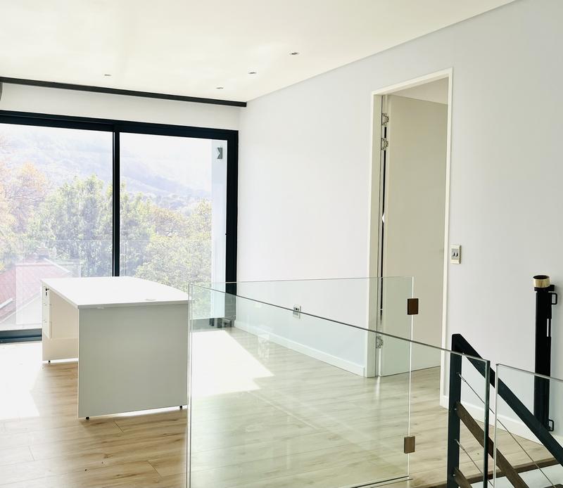4 Bedroom Property for Sale in Constantia Western Cape
